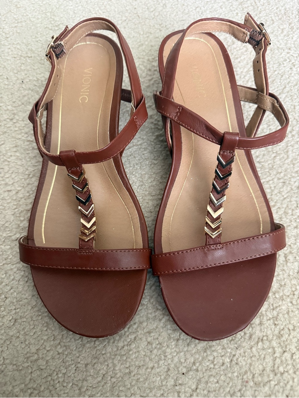 Vionic Brown Leather T-Strap Sandals with Metallic Chevron Details